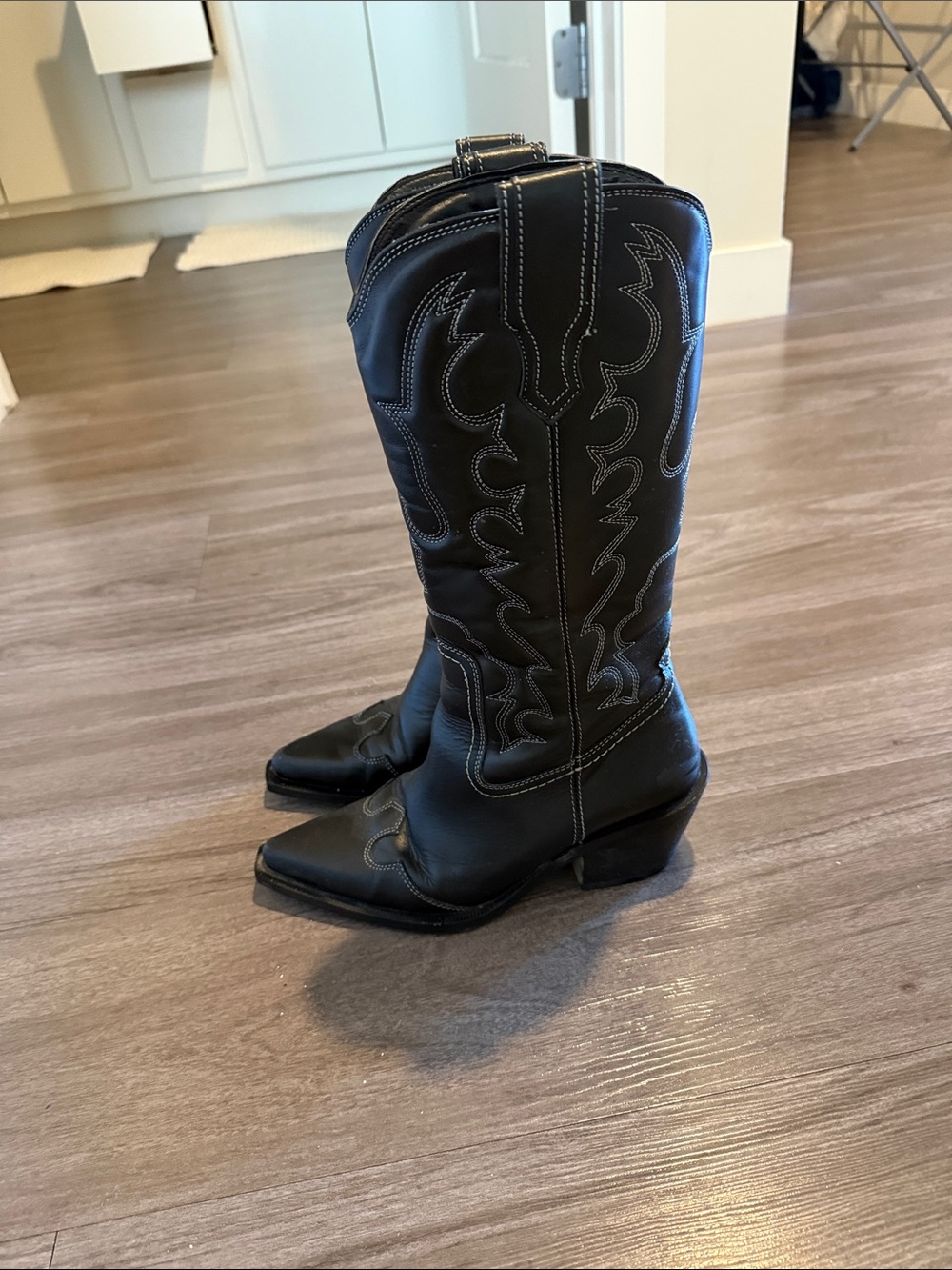 Zara Women's Black Western Cowboy Boots - Classic Stitch Detail